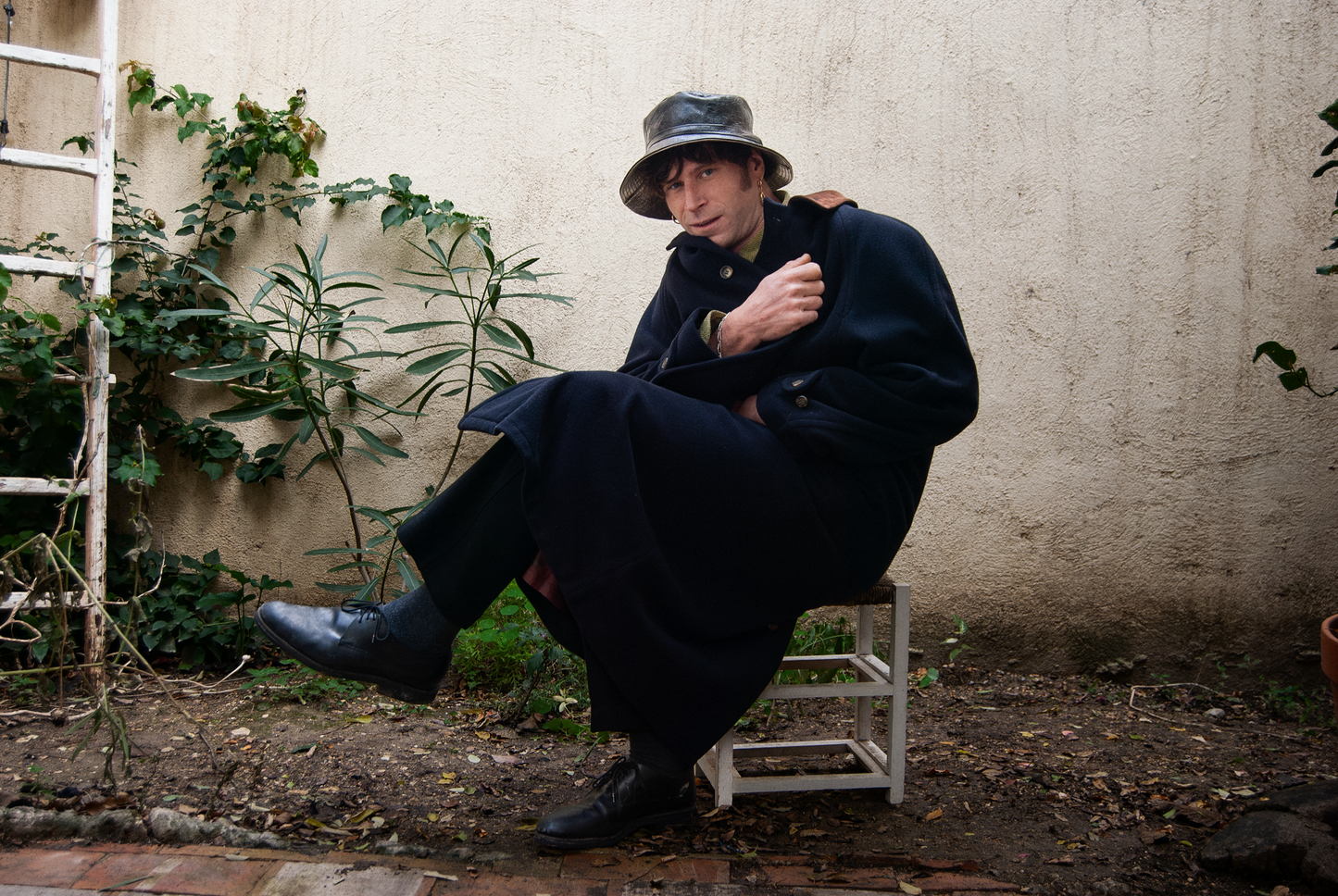 Bob en cuir - Noir et visière or pale taille L